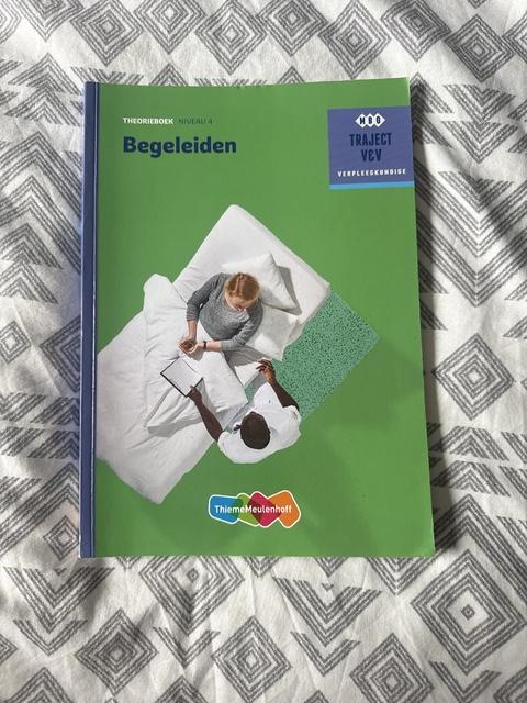 9789006910339-Begeleiden-niveau-4-Theorieboek