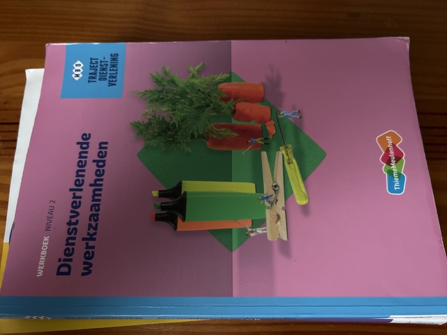 9789006071085-Dienstverlenende-werkzaamheden-mbo-werkboek-niveau-2