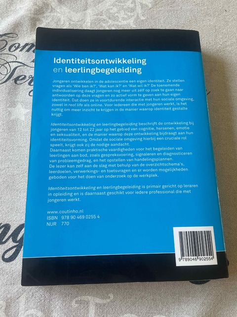 9789046902554-Identiteitsontwikkeling-en-leerlingbegeleiding
