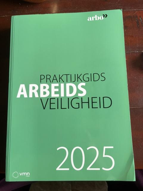 9789462158887-Praktijkgids-Arbeidsveiligheid-2025