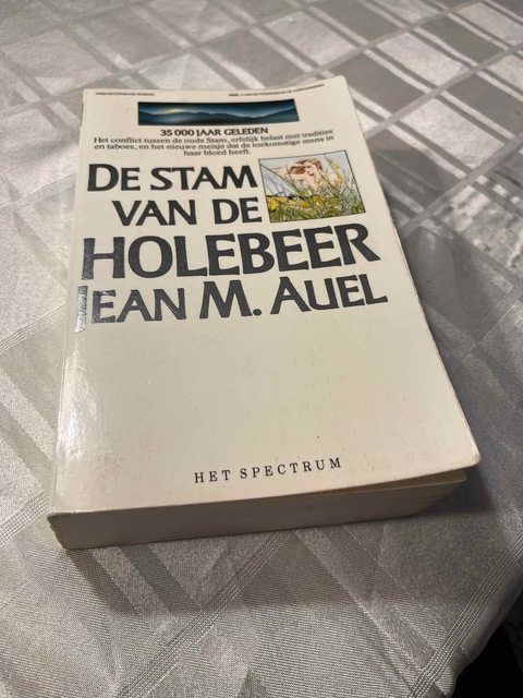 9789027459572-Aardkinderen-deel-1-stam-van-de-holebeer