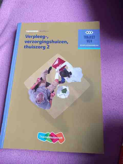 9789006910421-Verpleeg-Verzorgingshuizen-Thuiszorg-2--niveau-4-Theorieboek