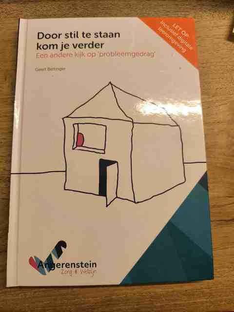 9789037260403-Door-stil-te-staan-kom-je-verder