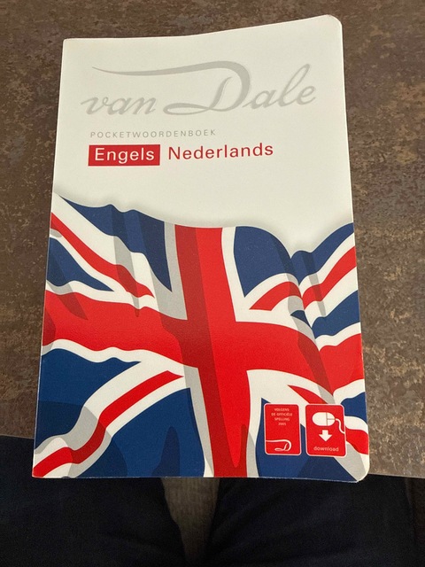9789066487697-Van-dale-Pocketwoordenboek-Engels--Nederlands