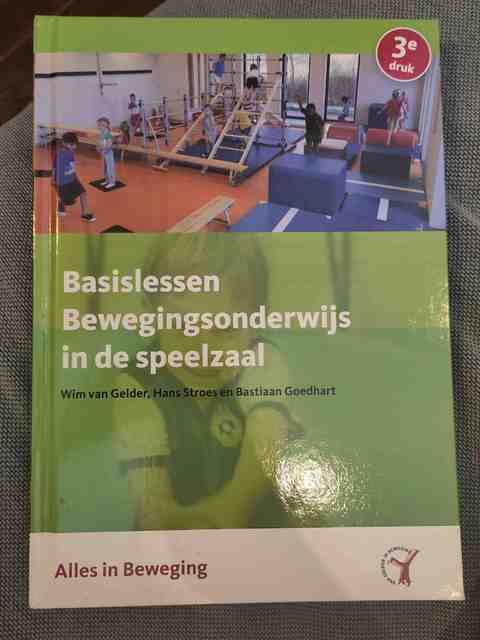 9789082363203-Basislessen-bewegingsonderwijs-in-de-speelzaal