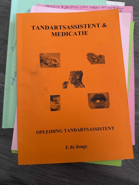 9789081698320-Tandartsassistent-medicatie