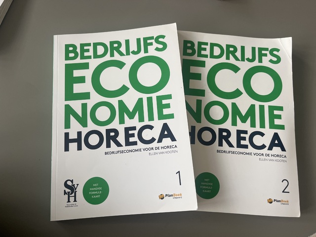 9789052113494-Bedrijfseconomie-voor-de-horeca-1