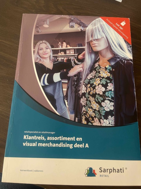 9789463971614-Klantreis-assortiment-en-visual-merchandising-folio