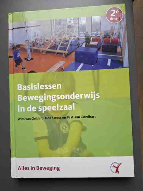 9789082363203-Basislessen-bewegingsonderwijs-in-de-speelzaal