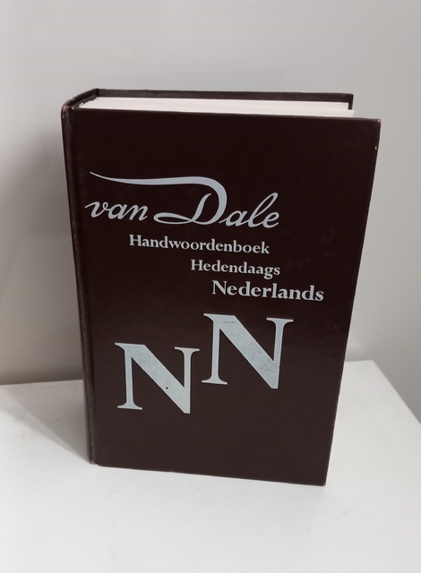 9789066482012-Van-Dale-handwoordenboek-van-hedendaags-Nederlands