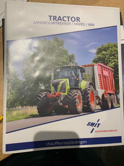 9789072967527-Trekker-theorieboek-plus-8-oefenexamens-online--Smit-rijschools