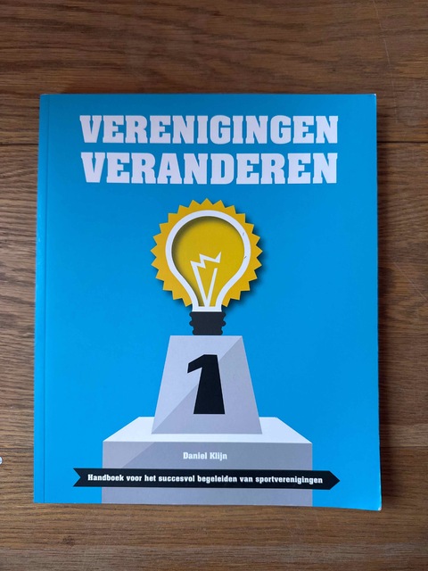 9789492077127-Verenigingen-veranderen