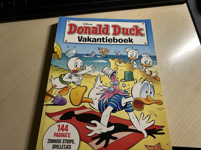9789463056014-Disney-Donlad-Duck-Vakantieboek-2022