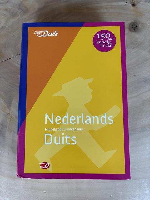 9789460772139-Van-Dale-middelgroot-woordenboek-Nederlands-Duits