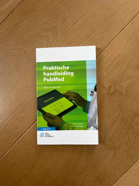 9789036825528-Praktische-handleiding-PubMed