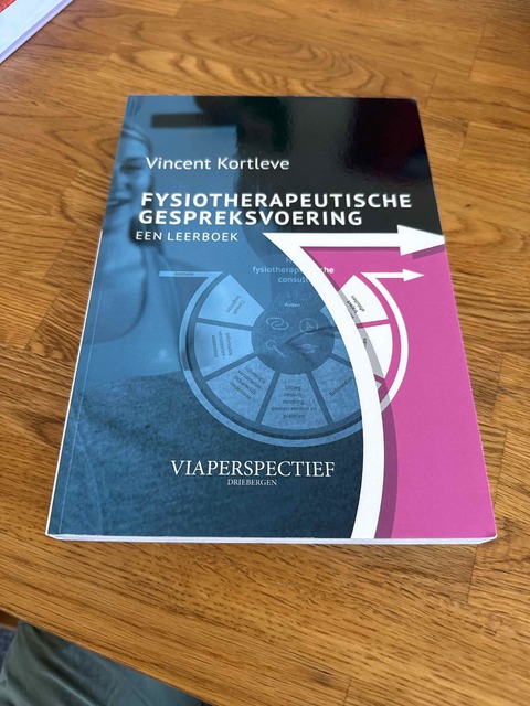 9789082609905-Fysiotherapeutische-gespreksvoering-een-leerboek