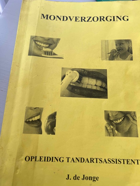 9789081698375-Mondverzorging