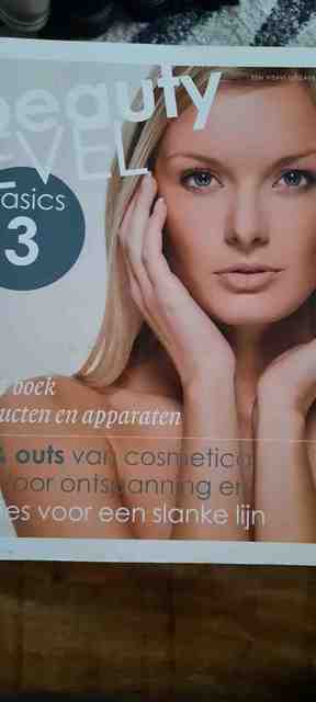 9789491277979-Beauty-Level-Basic-3-Producten-en-apparaten