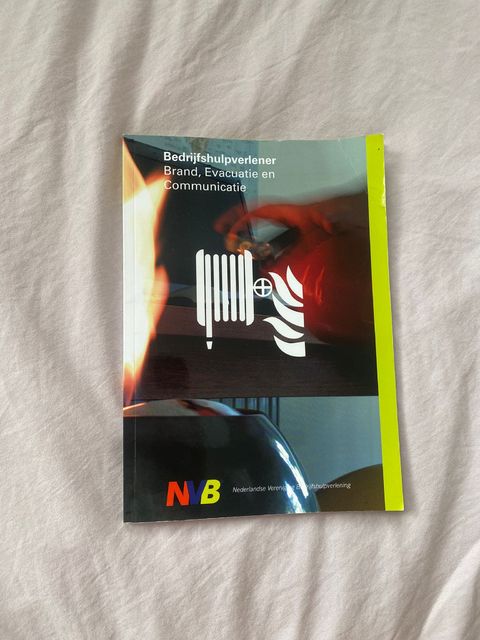 9789490100001-Bedrijfshulpverlener-Brand-Evacuatie-en-Communicatie