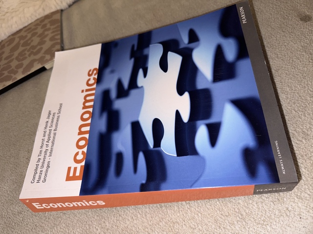 9781784342074-Economics