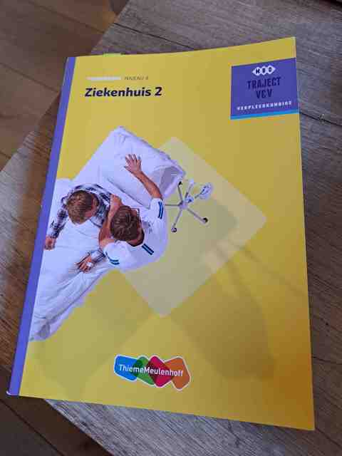 9789006910384-Ziekenhuis-2-niveau-4-Theorieboek