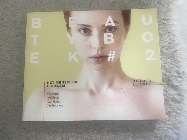 9789492548207-Beauty-Level-Beautyboek-%232
