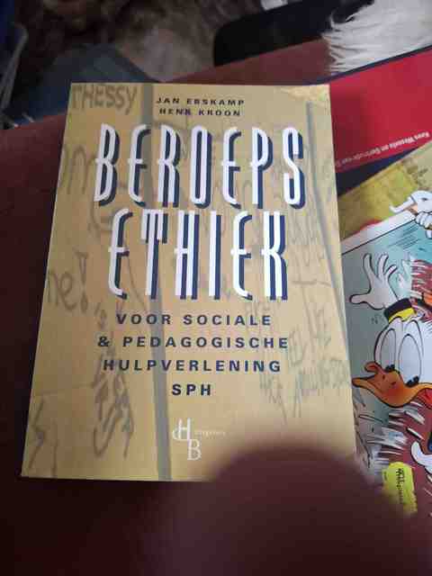 9789055742530-Beroepsethiek-voor-sociale-en-pedagogische-hulpverlening-SPH