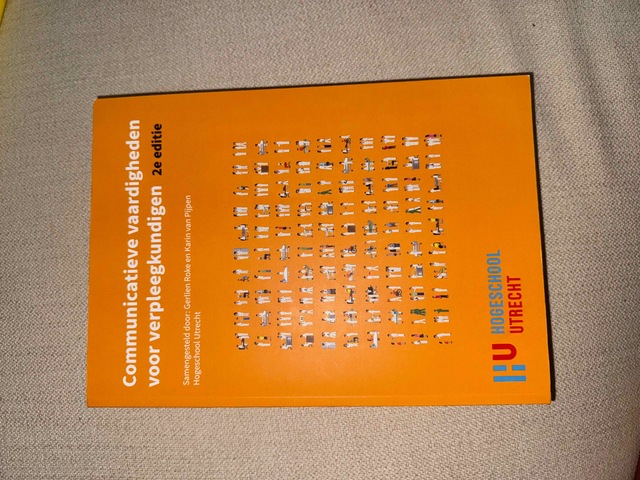9789043038874-Communicatieve-vaardigheden-voor-verpleegkundigen-2e-custom-editie