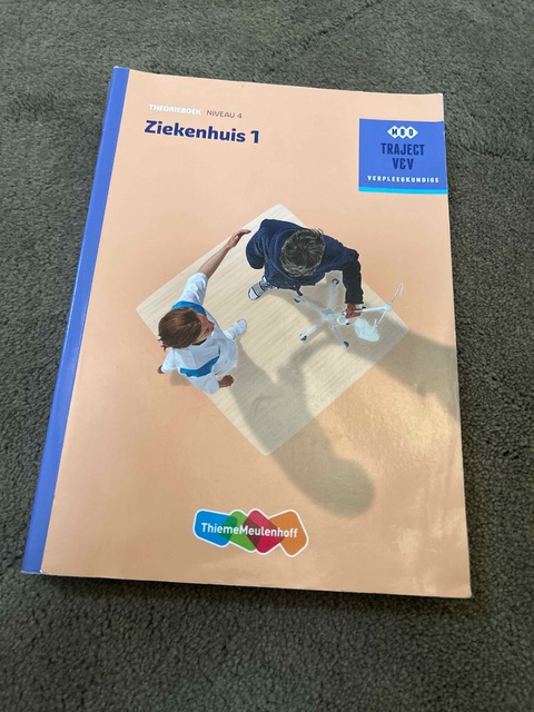 9789006910377-Ziekenhuis-1-niveau-4-Theorieboek