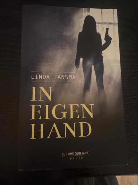 9789461094513-In-eigen-hand