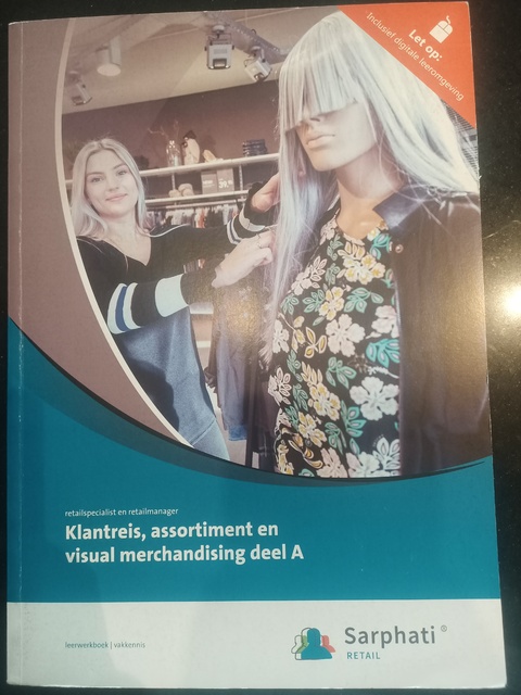 9789463971614-Klantreis-assortiment-en-visual-merchandising-folio