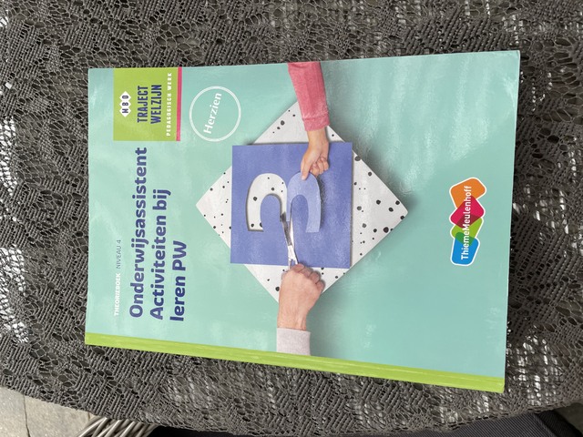 9789006435399-Onderwijsassistent-Activiteiten-bij-leren-PW-niveau-4-Theorieboek