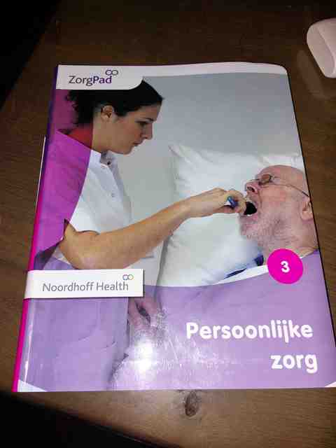 9789001872663-ZorgPad-Persoonlijke-zorg-Niveau-3-Theorieboek