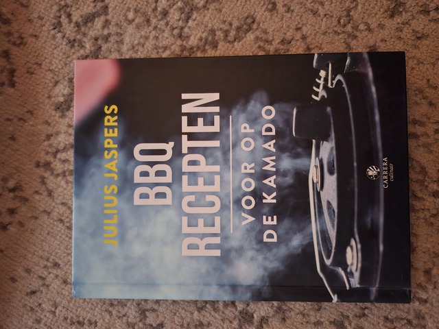 9789048861965-BBQ-recepten-voor-op-een-kamado