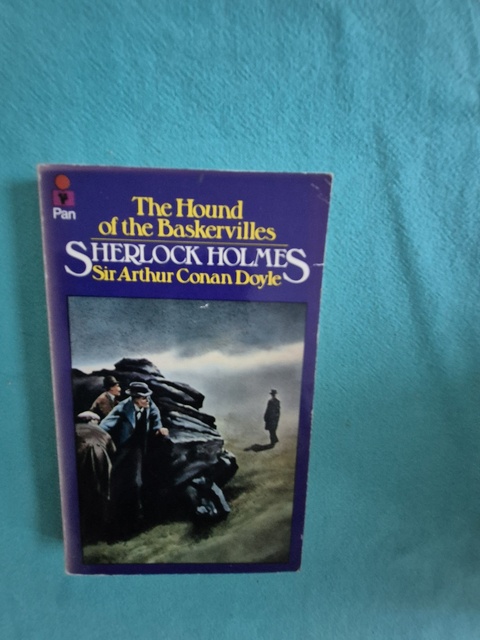 9780330244237-Sherlock-Holmes.-The-Hound-of-the-Baskervilles