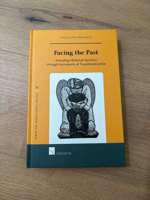9781780684031-Facing-the-Past