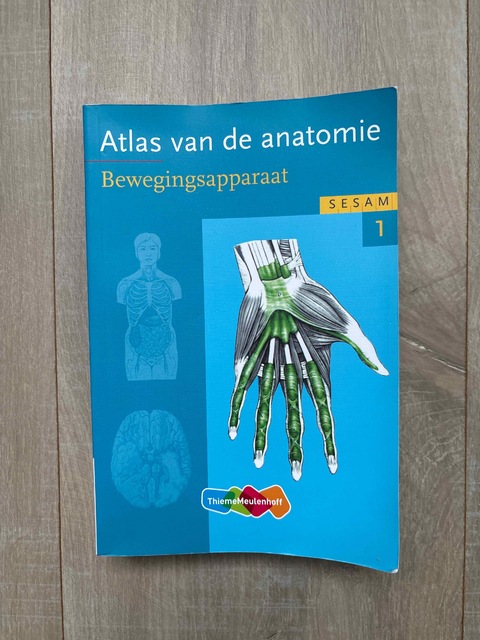 9789006951981-Sesam-atlas-van-de-anatomie-deel-1-Bewegingsapparaat