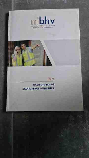 9789490379735-Basisopleiding-bedrijfshulpverlening