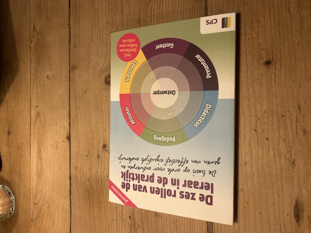 9789065081797-De-zes-rollen-van-de-leraar-in-de-praktijk