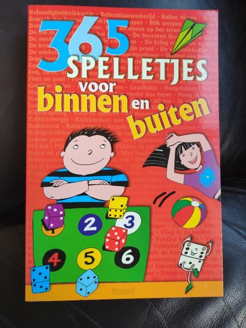 9789058886811-365-spelletjes-voor-binnen-en-buiten