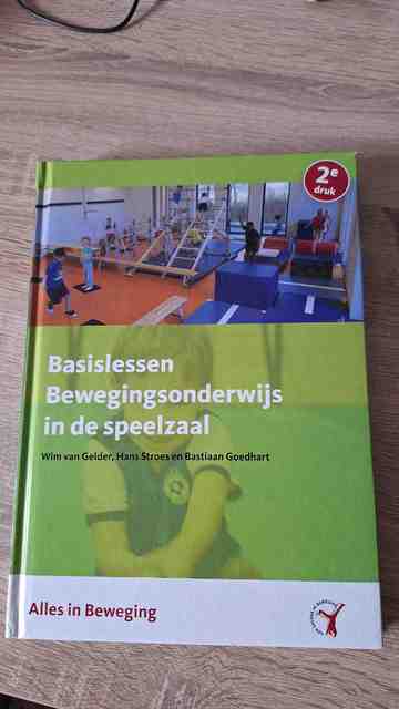 9789082363203-Basislessen-bewegingsonderwijs-in-de-speelzaal