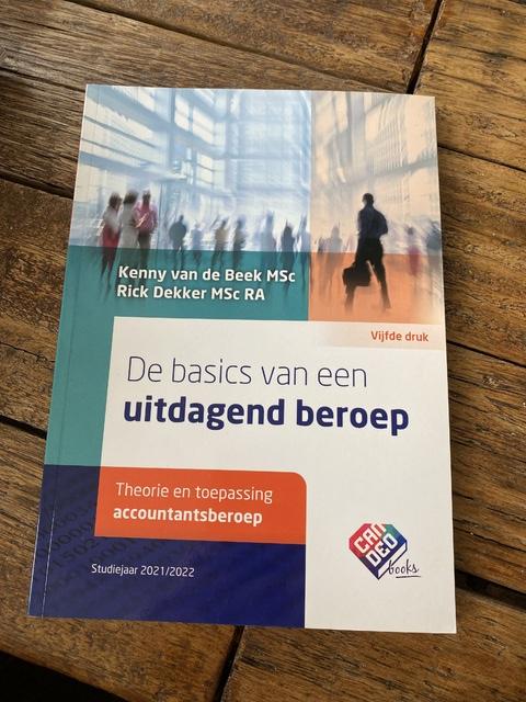 9789082399455-De-basics-van-een-uitdagend-beroep