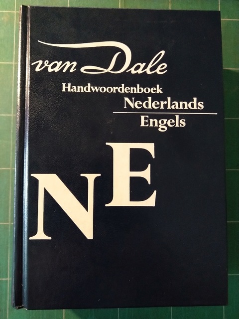 9789066482074-Van-Dale-handwoordenboek-Nederlands-Engels
